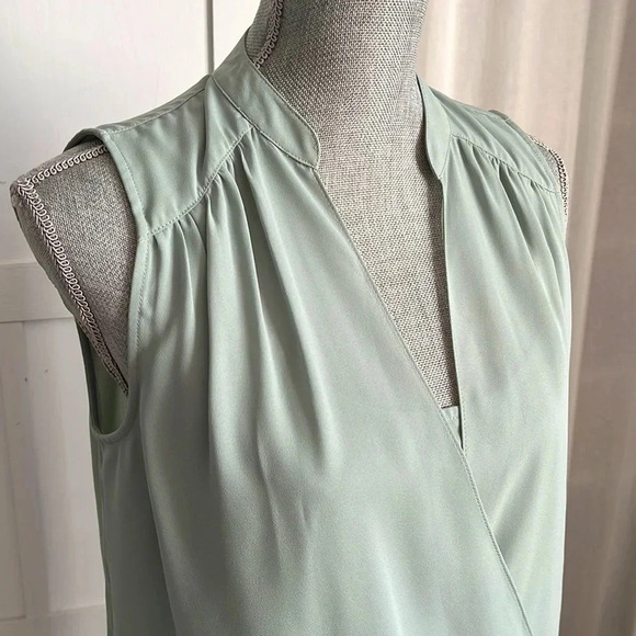 I.N.C. NWOT Pistachio Green Sleeveless Blouse Cami, Size S - Picture 2 of 10